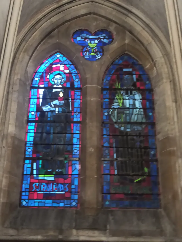 Vitrail Baie E : Saint-Jean-Eudes et Saint-François-Lefranc  dans la Cathédrale Notre-Dame de Coutances