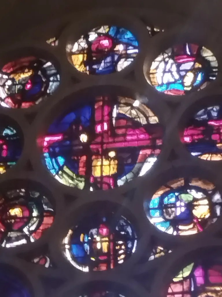 Vitrail Baie 3 dans l'Abbatiale Sainte-Croix à Saint-Lô