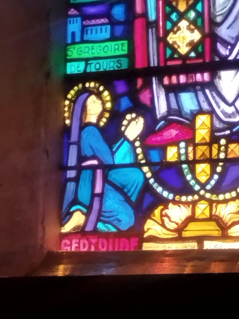Vitrail Baie 2 : Sainte-Berthe Abbesse dans l'Église Notre-Dame à Digosville