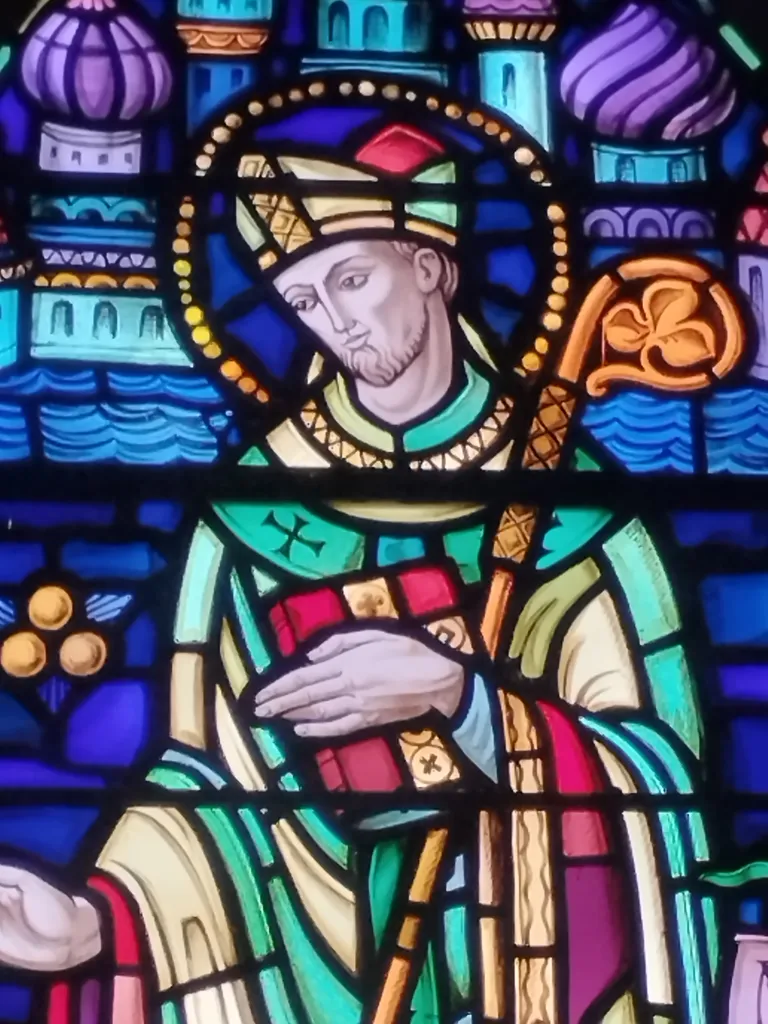 Vitrail Baie 4 : Saint-Nicolas Évêque de Myre dans l'Église Notre-Dame à Digosville