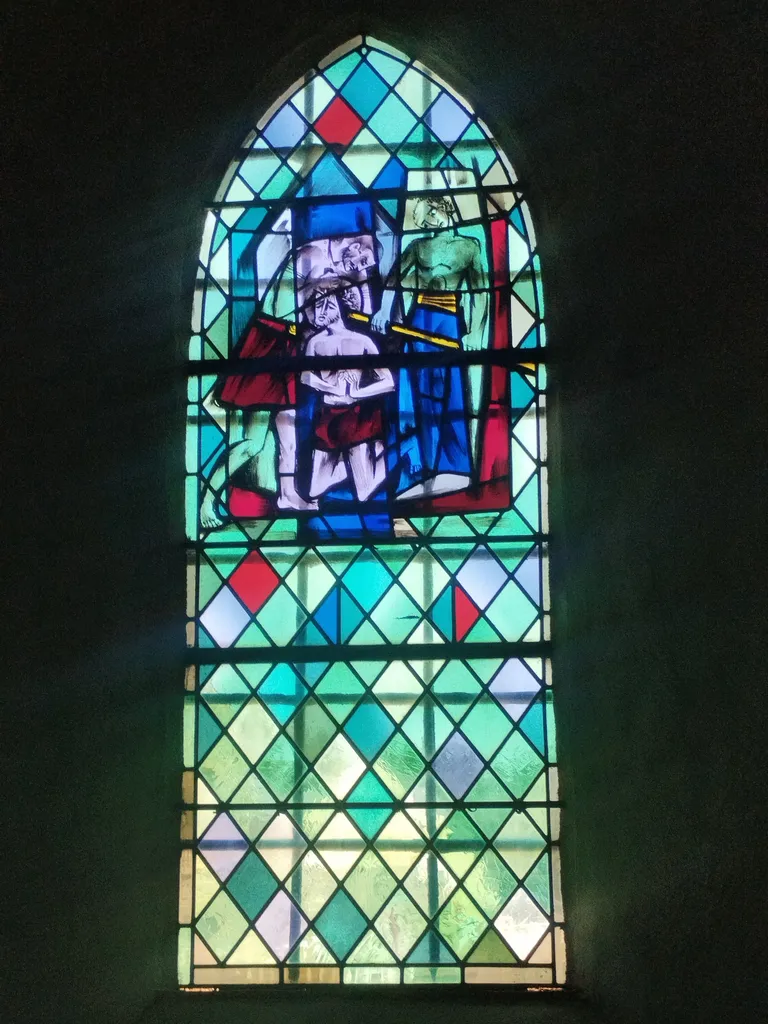 Vitrail Baie 13 dans l'Église Notre-Dame à Digosville